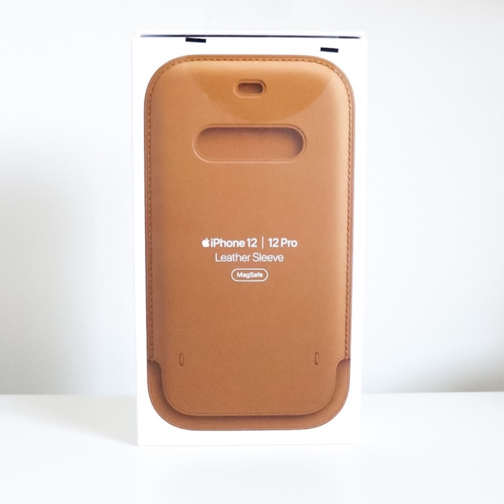 iPhone 12 PRO Leather Sleeve Saddle Brown *ALSO COMPATIBLE WITH IPHONE 14 PRO*